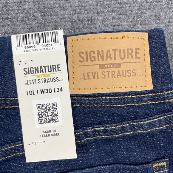 NWT Levis Signature Pull On Bootcut Totally Shaping Jeans Dark Wash Size 30x34 - Picture 6 of 11